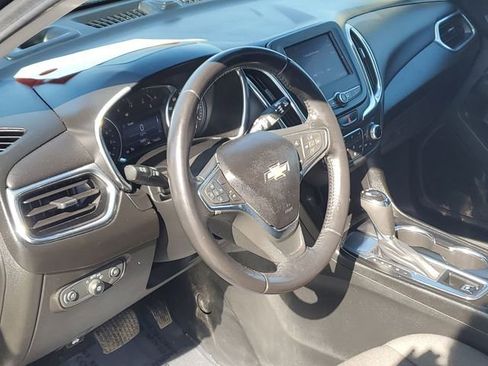 Used 2020 Chevrolet Equinox LT w/ Driver Convenience Package image 10