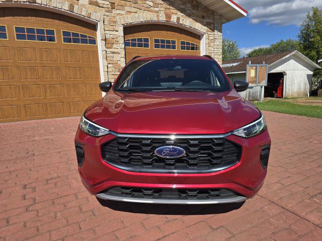 Used 2024 Ford Escape ST-Line w/ Tech Pack #1 AWD/4WD image 8