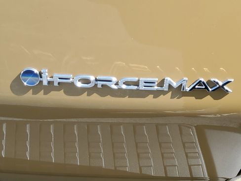 Used 2024 Toyota Land Cruiser image 7