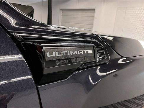 Used 2024 GMC Sierra 3500 Denali Ultimate AWD/4WD image 11