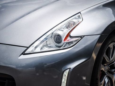 Used 2013 Nissan 370Z Coupe RWD image 27