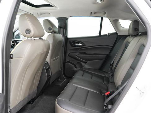 Used 2024 Chevrolet Trax ACTIV w/ Sunroof Package FWD image 14