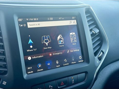 Used 2023 Jeep Cherokee Altitude Lux image 13