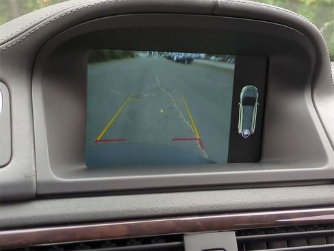 Used 2016 Volvo XC70 T5 Premier w/ Proximity Package image 20