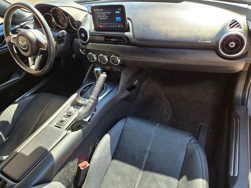 Used 2021 MAZDA MX-5 Miata Grand Touring RWD image 17