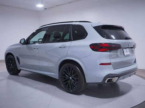 Used 2025 BMW X5 sDrive40i w/ M Sport Package RWD image 3