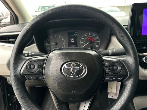 Certified 2025 Toyota Corolla LE image 18