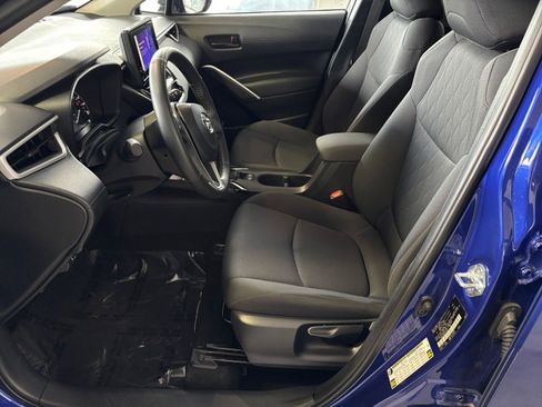 Used 2025 Toyota Corolla Cross LE image 26