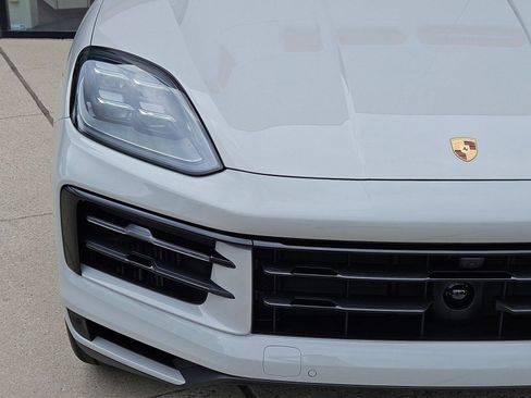 New 2026 Porsche Cayenne E-Hybrid AWD/4WD image 12