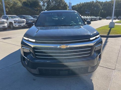 Used 2025 Chevrolet Traverse LT image 11