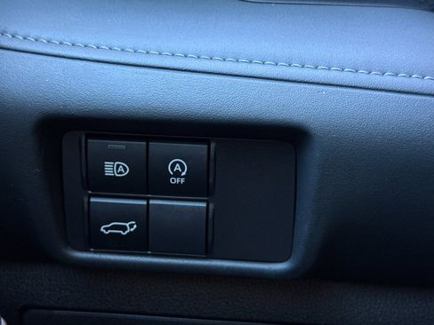 Used 2024 Toyota Highlander LE image 30