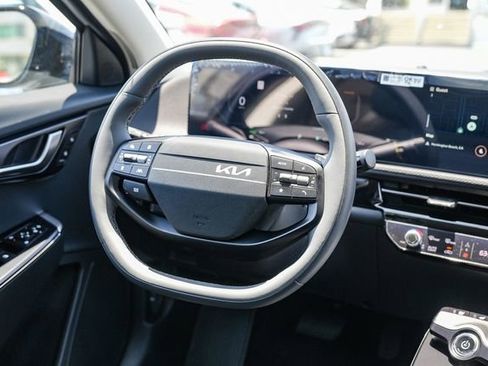 New 2025 Kia EV6 Wind image 8