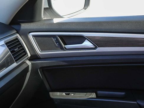 Used 2018 Volkswagen Atlas SE image 22