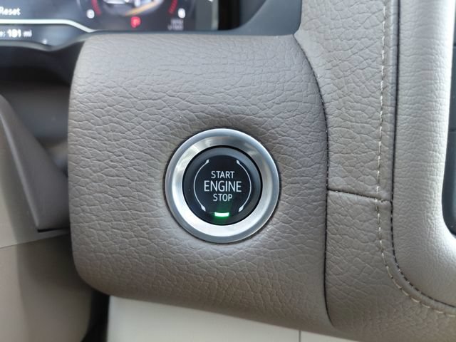 Used 2023 GMC Yukon Denali RWD image 27