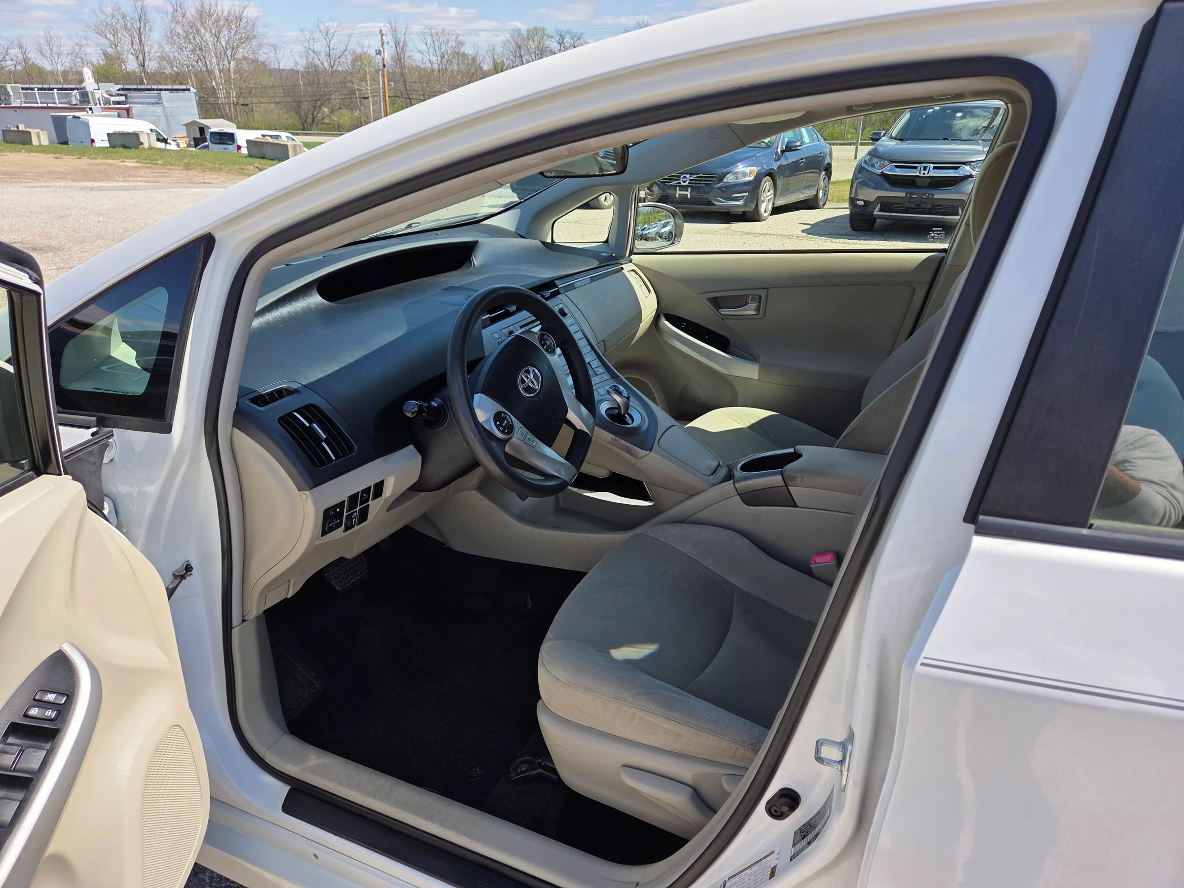 Used 2012 Toyota Prius Three w/ Solar Roof Pkg FWD image 11