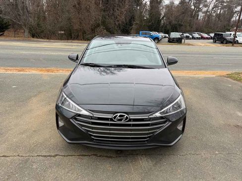 Used 2020 Hyundai Elantra SE w/ Convenience Package (C2) image 2