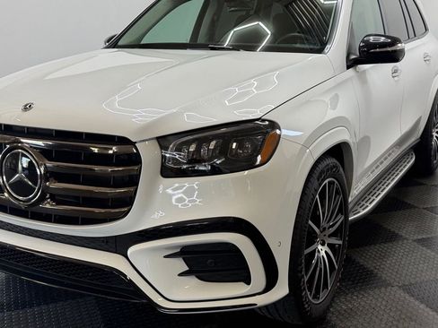 Used 2024 Mercedes-Benz GLS 580 4MATIC image 5