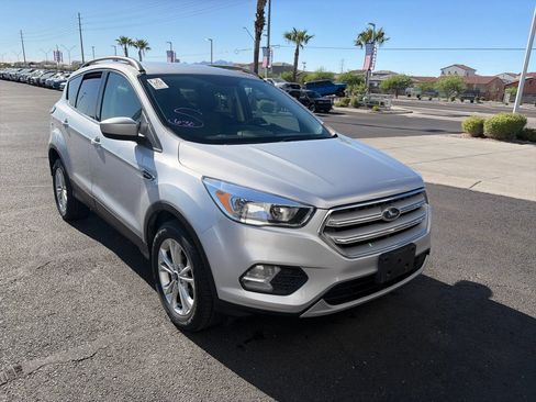 Used 2018 Ford Escape SE w/ SE Sync 3 Package FWD image 7