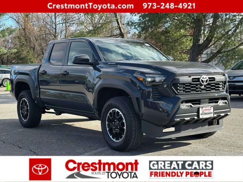 Used 2024 Toyota Tacoma TRD Off-Road image 2