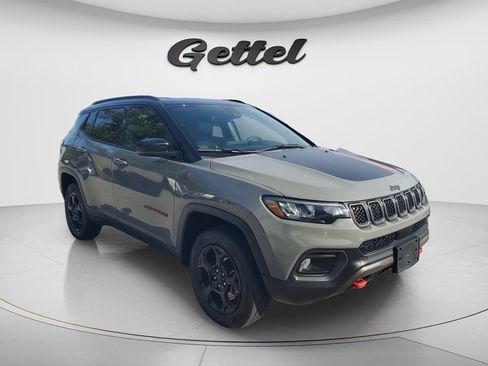 Used 2023 Jeep Compass Trailhawk AWD/4WD image 3