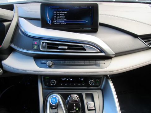 Used 2014 BMW i8 image 36