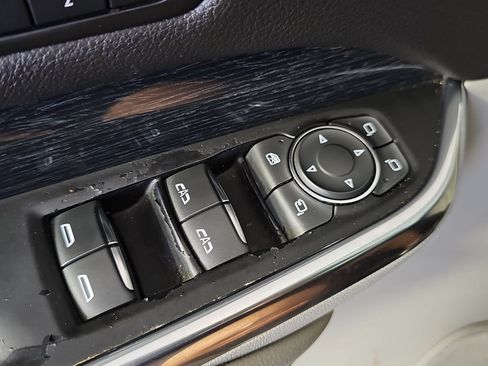 Used 2019 Cadillac XT4 Premium Luxury w/ Driver Awareness Package FWD image 23