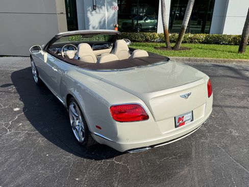 Used 2015 Bentley Continental GT image 15