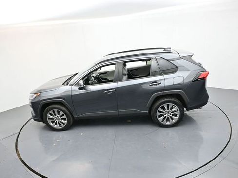Used 2020 Toyota RAV4 XLE Premium image 22