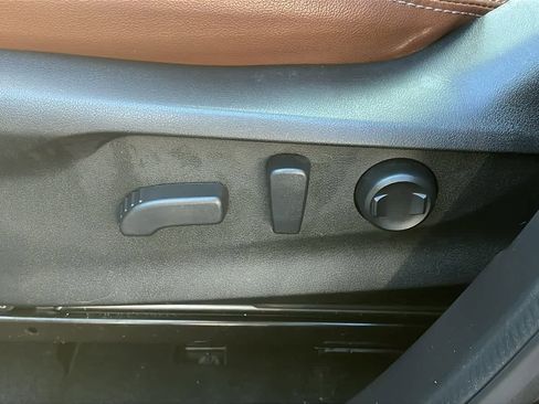 Used 2019 Subaru Forester Touring image 22