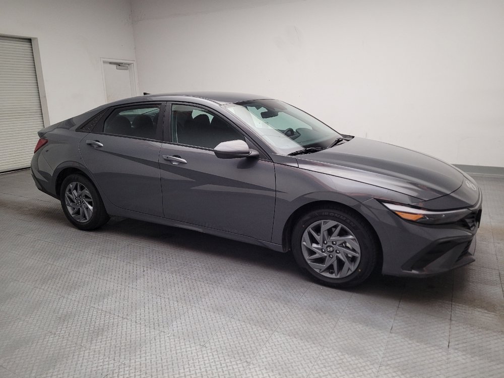 Used 2024 Hyundai Elantra Blue FWD image 11