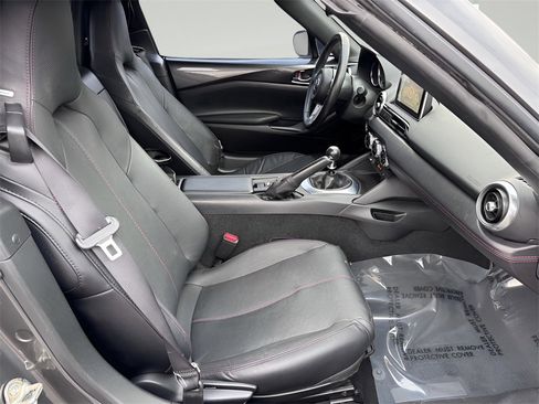 Used 2017 MAZDA MX-5 Miata RF Grand Touring image 29
