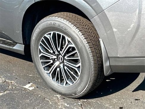 New 2025 Nissan Armada SL w/ Captain's Chari Seat Package image 26