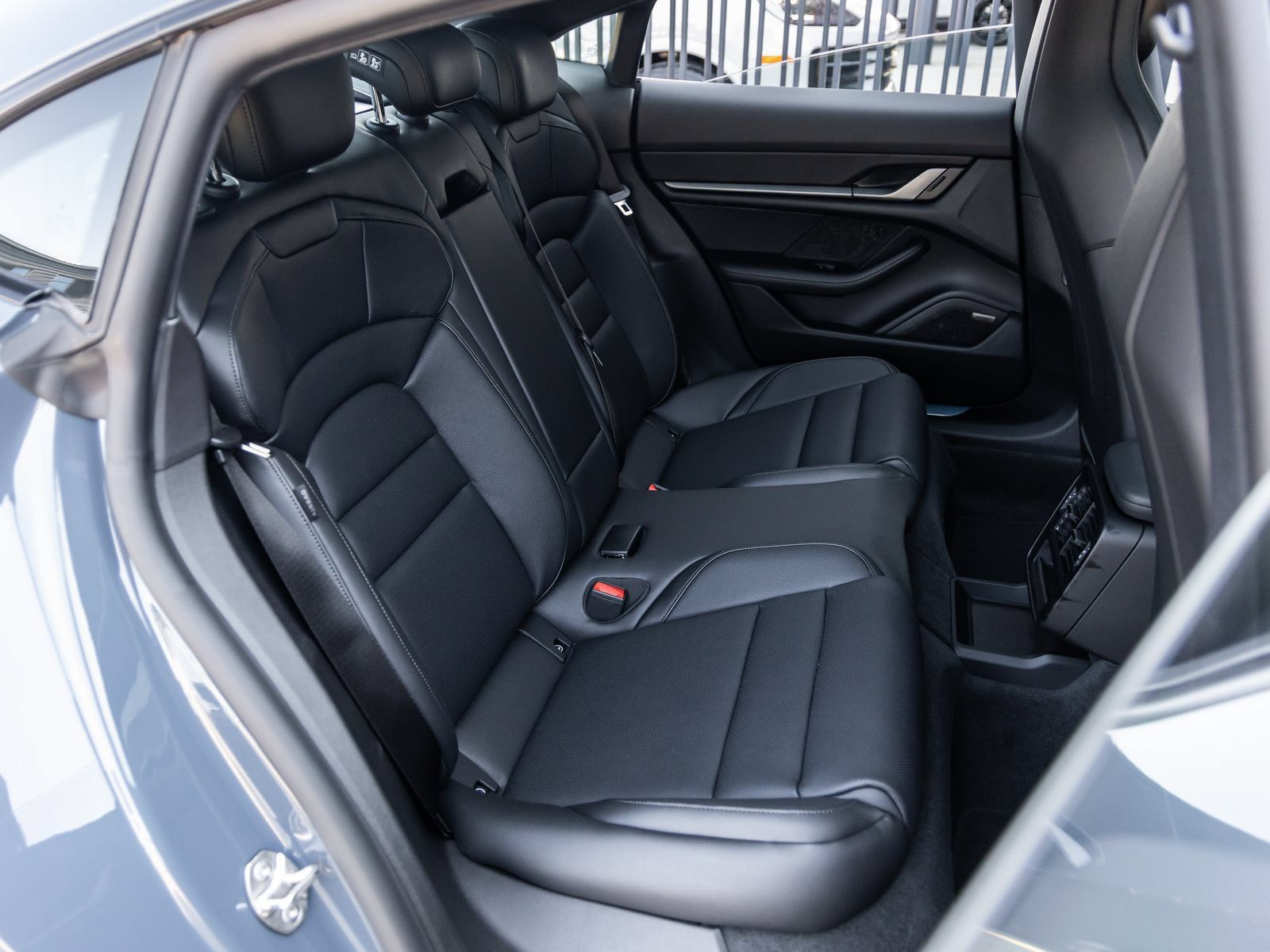 Certified 2026 Porsche Taycan AWD/4WD image 37