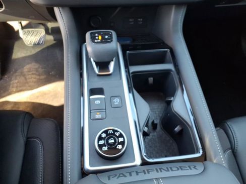 New 2026 Nissan Pathfinder SL image 14