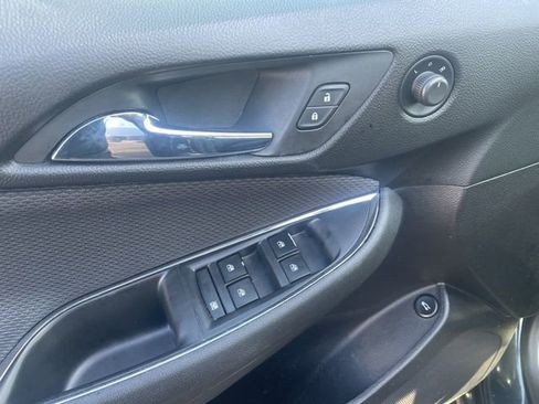 Used 2018 Chevrolet Cruze LT w/ Convenience Package image 17
