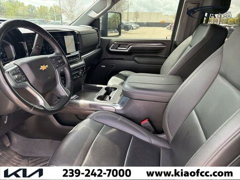 Used 2024 Chevrolet Silverado 3500 LTZ w/ LTZ Premium Package image 3