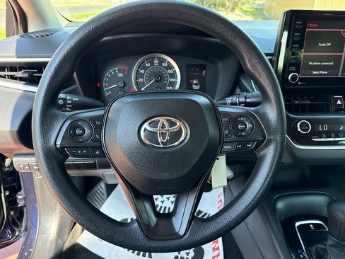 Used 2022 Toyota Corolla LE FWD image 13