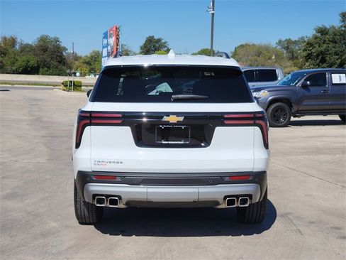 Used 2025 Chevrolet Traverse LT image 6