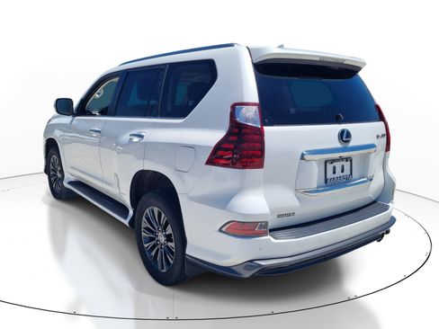 Used 2021 Lexus GX 460 Premium w/ Accessory Package AWD/4WD image 4
