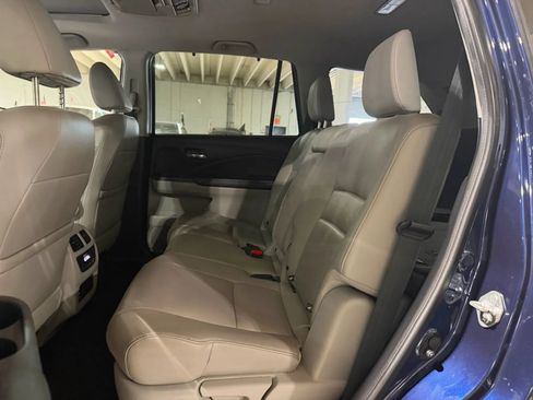 Used 2017 Honda Pilot Touring image 12