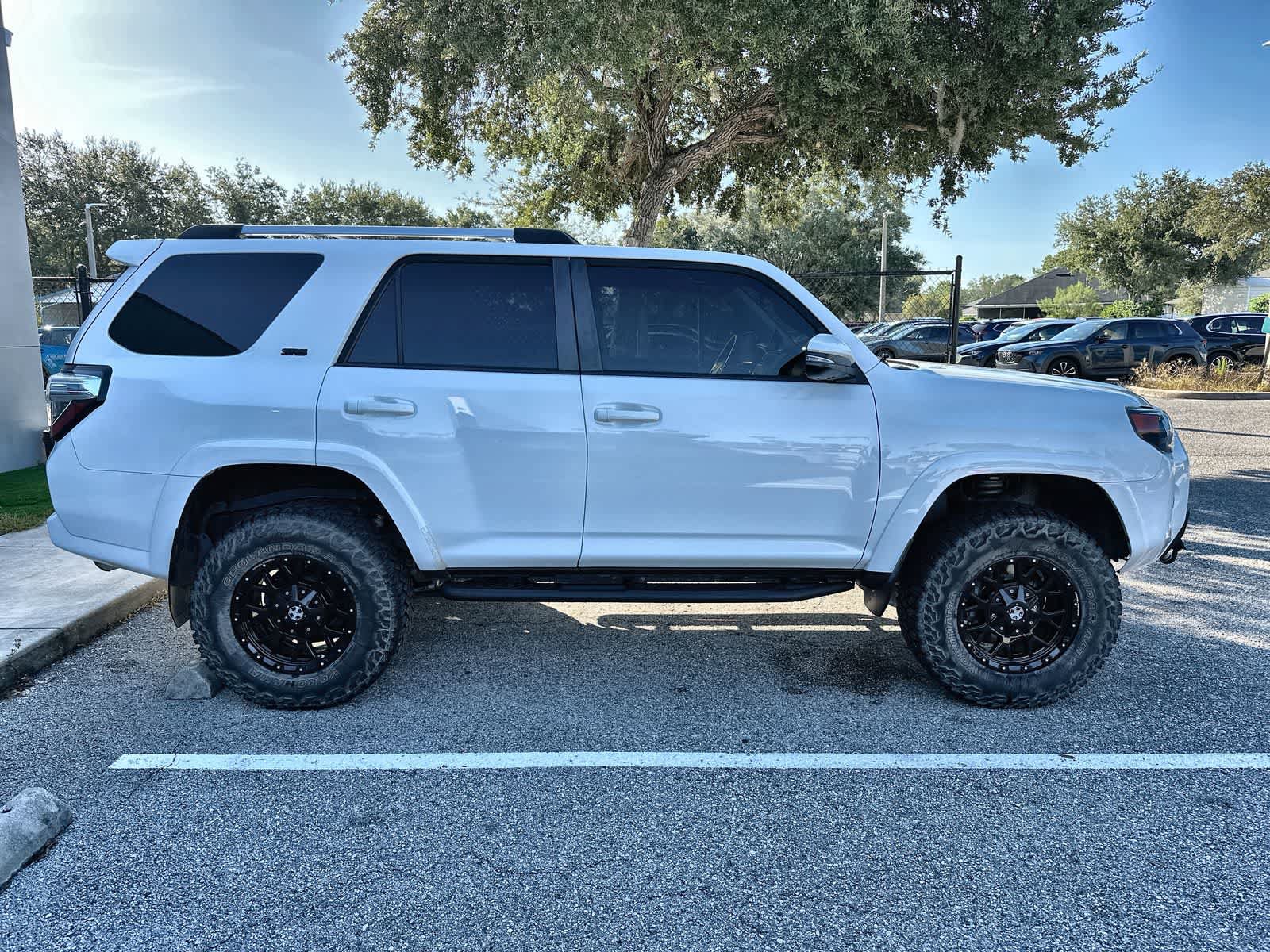 Used 2021 Toyota 4Runner SR5 Premium w/ Moonroof Package AWD/4WD image 10