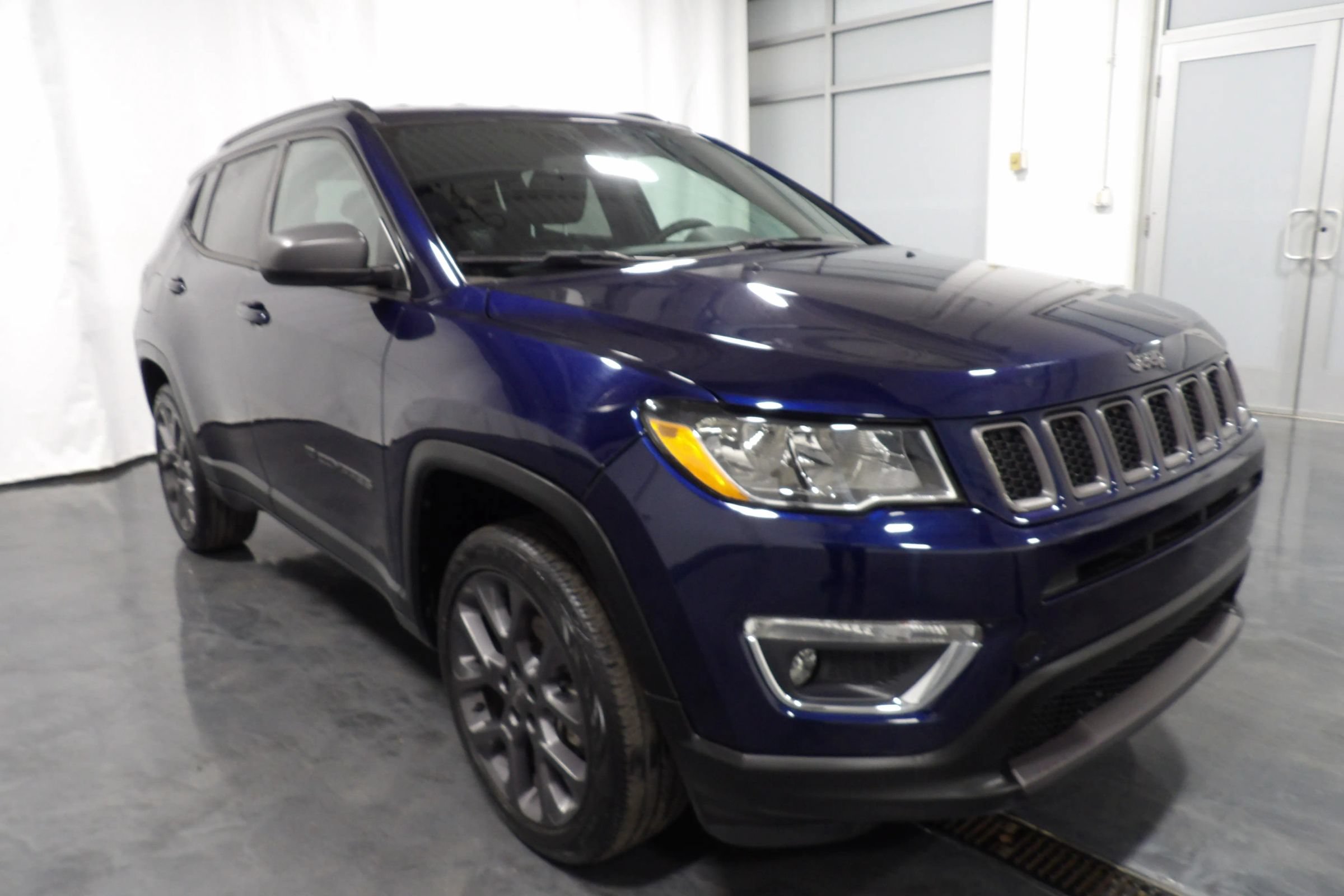 Used 2021 Jeep Compass Latitude AWD/4WD image 3