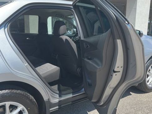 Used 2024 Chevrolet Equinox LT FWD image 14
