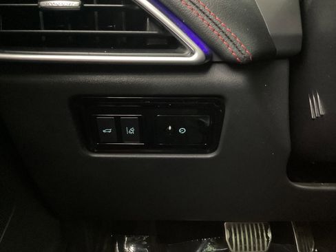 Used 2018 Jaguar F-PACE S image 41