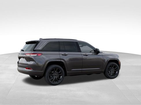 Used 2026 Jeep Grand Cherokee Limited AWD/4WD image 4