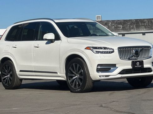 Certified 2024 Volvo XC90 B6 Plus image 10