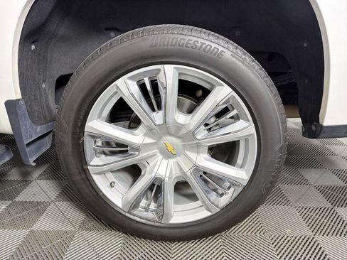 Used 2023 Chevrolet Silverado 1500 High Country w/ High Country Premium Package AWD/4WD image 17