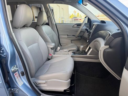 Used 2011 Subaru Forester 2.5X Premium w/ All-Weather Pkg image 18