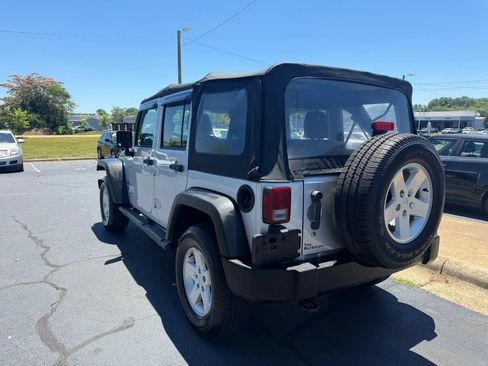 Used 2011 Jeep Wrangler Unlimited Sport AWD/4WD image 5