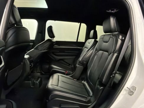Used 2025 Jeep Grand Cherokee L Limited w/ Luxury Tech Group II AWD/4WD image 34